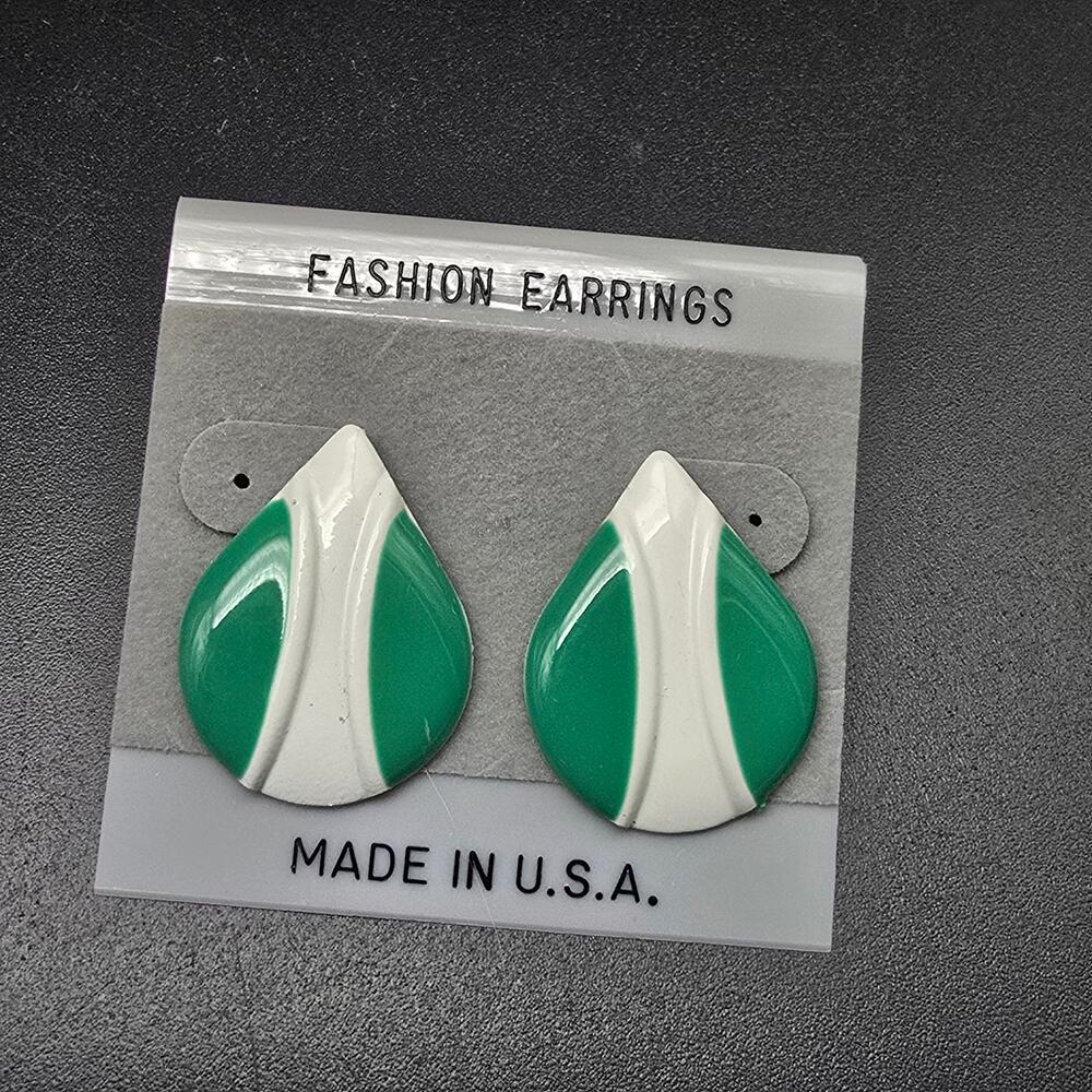 Green White Enamel Tear Drop Earrings Vintage 1980s Mod NOS NWT